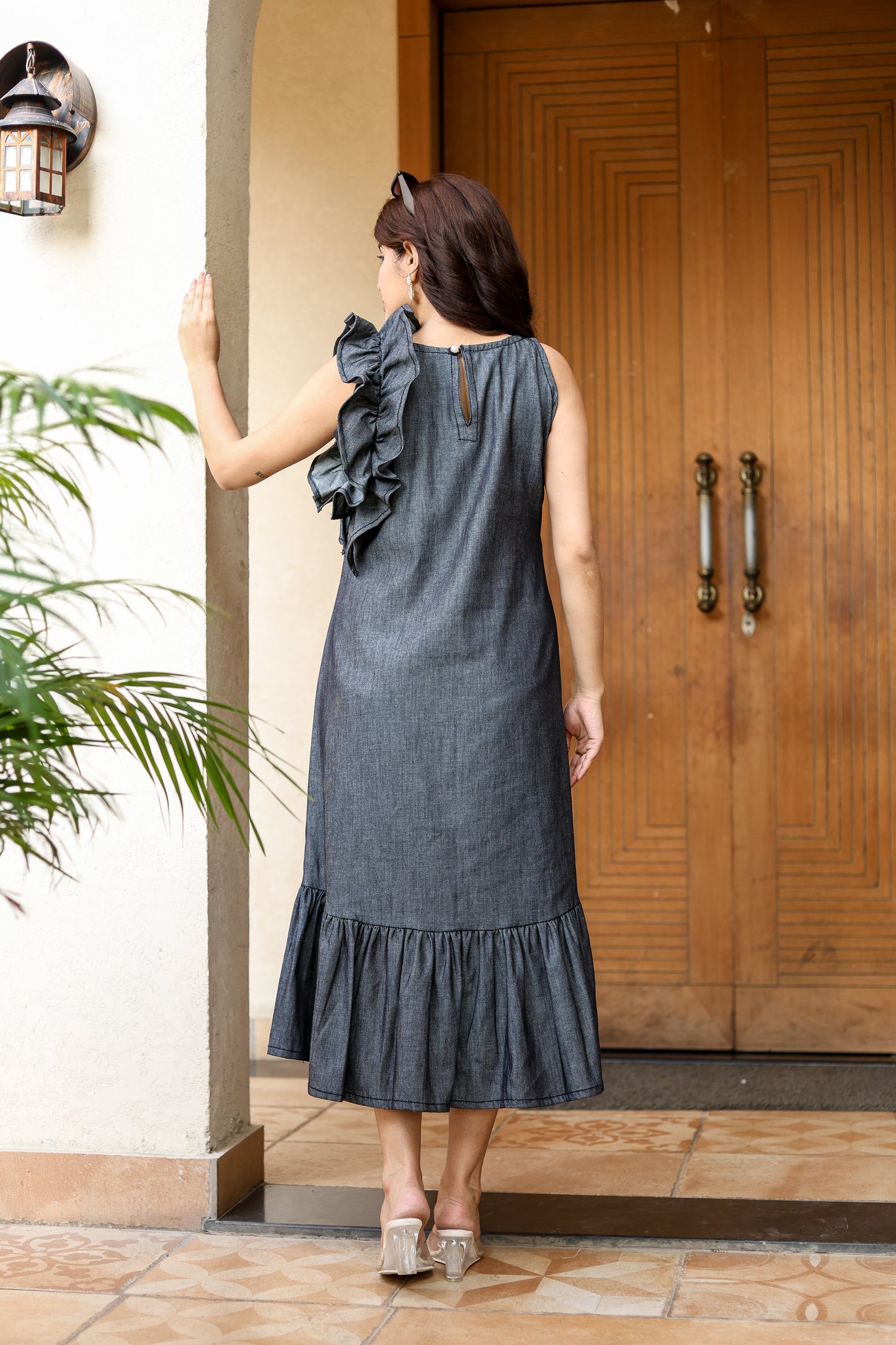 One-Shoulder Ruffle Detail Midi Dress – Charcoal Grey