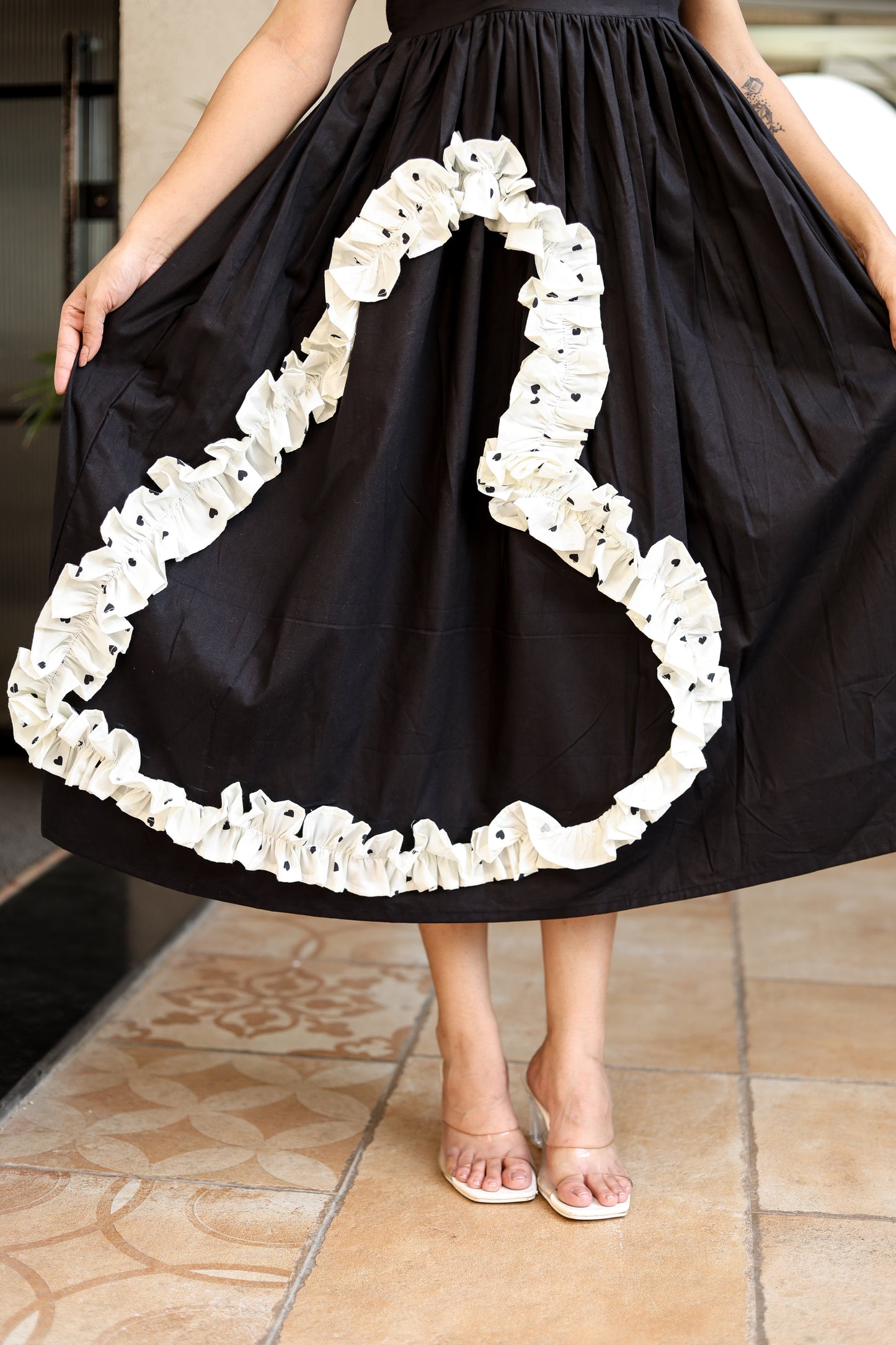 Black & White Contrast Ruffle Midi Dress – Statement Style